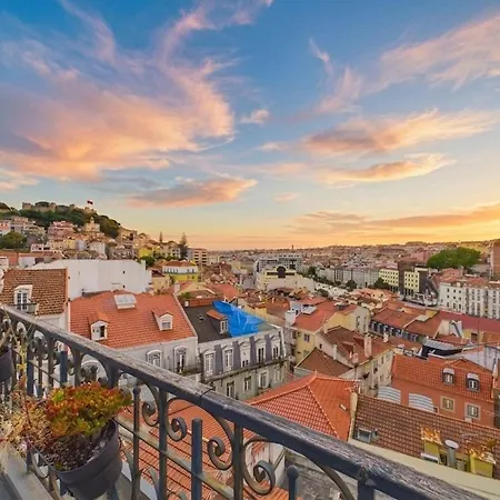 2br W/ Terrace & Castle Sao Jorge Views - Alfama | By Airnest Lizbona